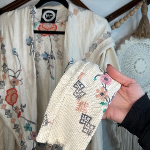 BIYA Johnny Was Hooded Floral Embroidered Cotton Knit Cardigan - Picture 4 of 7